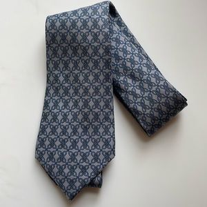 EUC Hermes 100% silk tie